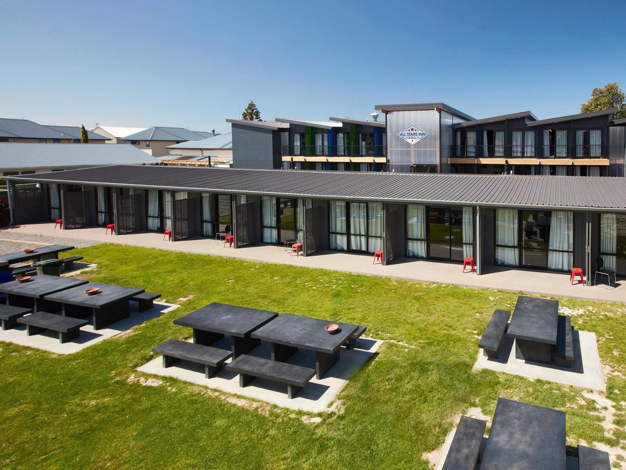 Мотель The Bealey Quarter Крайстчёрч Экстерьер фото The new hostel at the University of Waikato's Evesham Campus